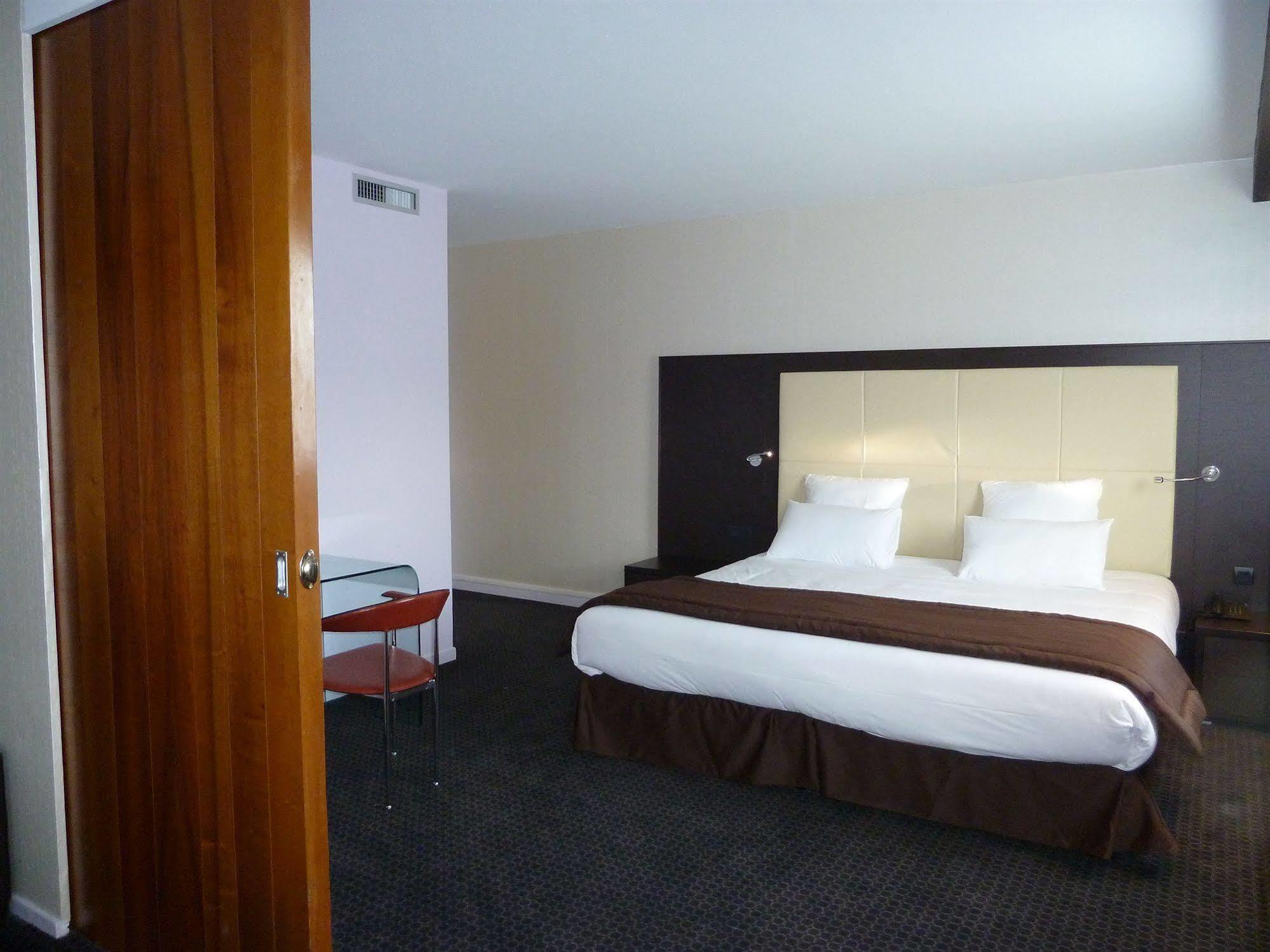 Zenitude Hotel Grenoble Alpexpo Bagian luar foto